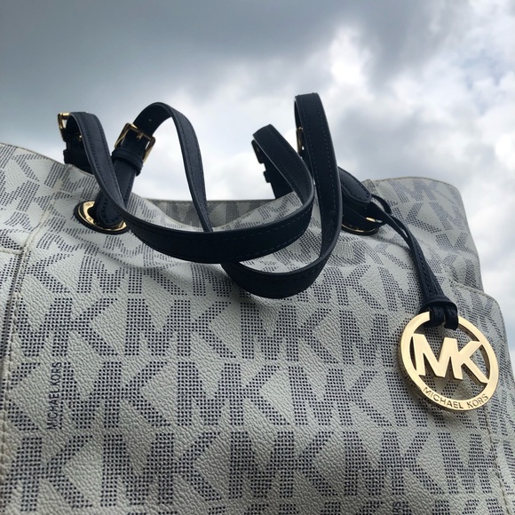 Michael Kors Handbags - Micheal Kors tote bag